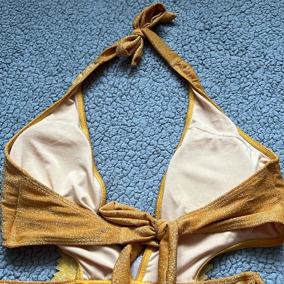 Luxe Flower Cutout Moderate Plunge Monokini One Piece Swimsuit - Picture 11 of 11